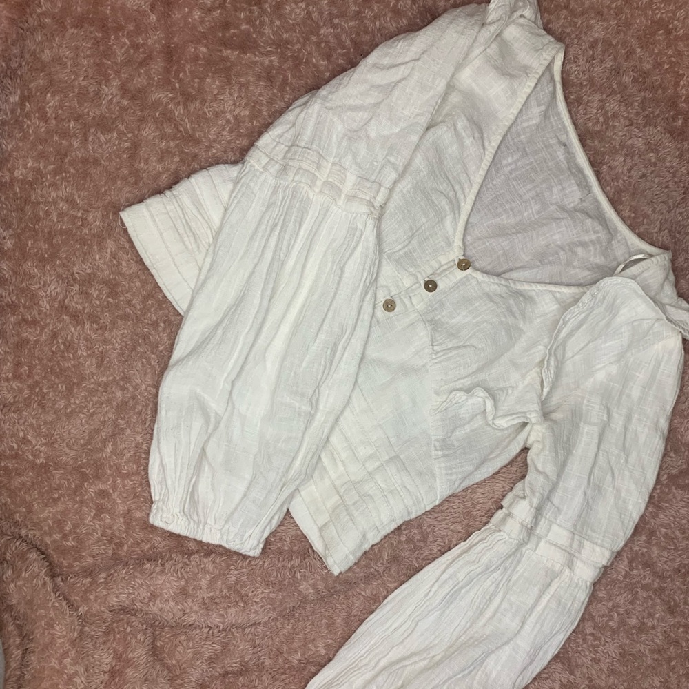 PRIMARK blouse with cute buttons!